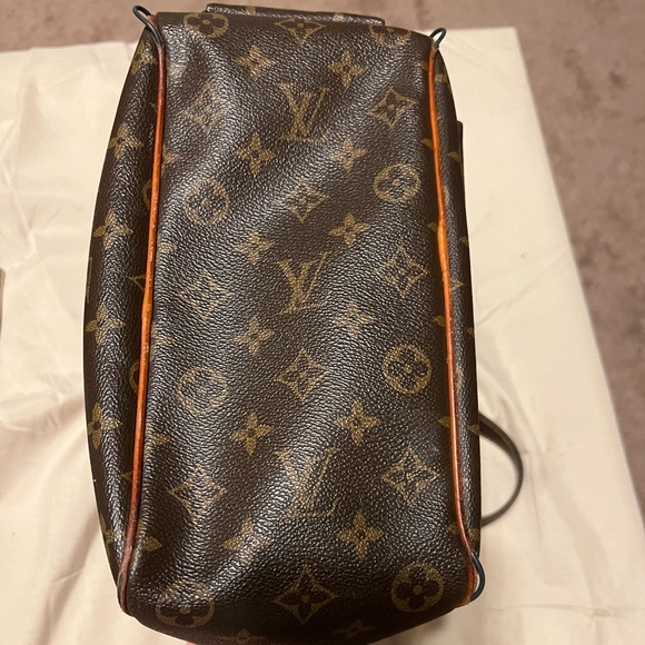 SOLD**** Authentic Louis Vuitton Excentri-Cite Handbag - Picture 8 of 16